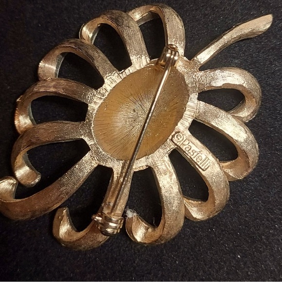 Vintage 🌻💝Pastelli Brooch Abstract Wild Flower White & Gold tone - Picture 2 of 4